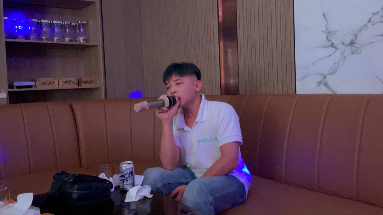 hùng con